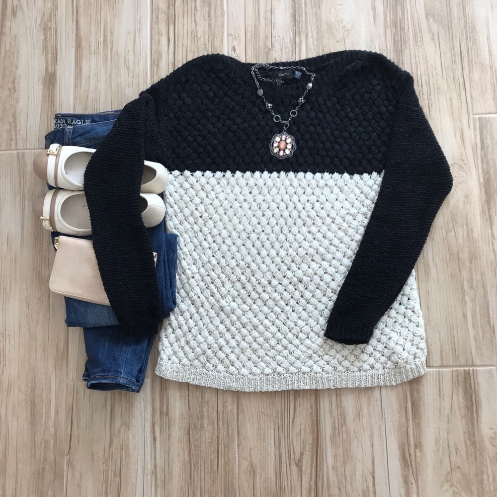 Black & cream basket-weave lightweight sweater EUC